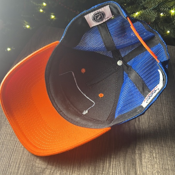 NHL Fan Favorite Men’s New York Islanders SnapBack Trucker Hat Color Orange/Blue - Picture 3 of 3